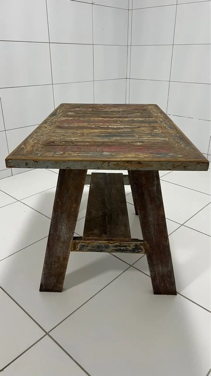 Mesa de Madeira de Demolição - Ideal para Decoração de Ambientes Internos e Externos - Foto 3
