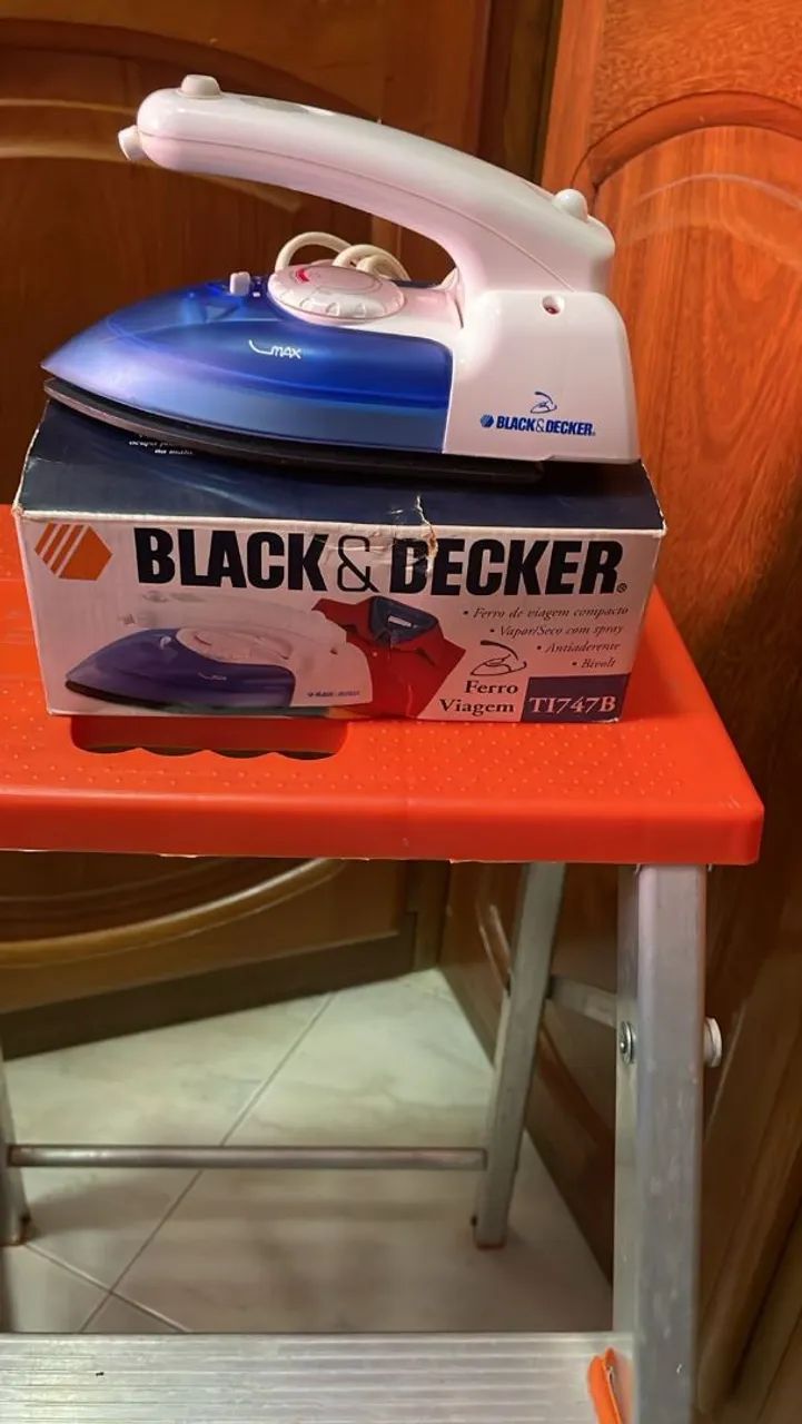 Ferro de Passar Black&Decker TI747B - Compacto e Eficiente