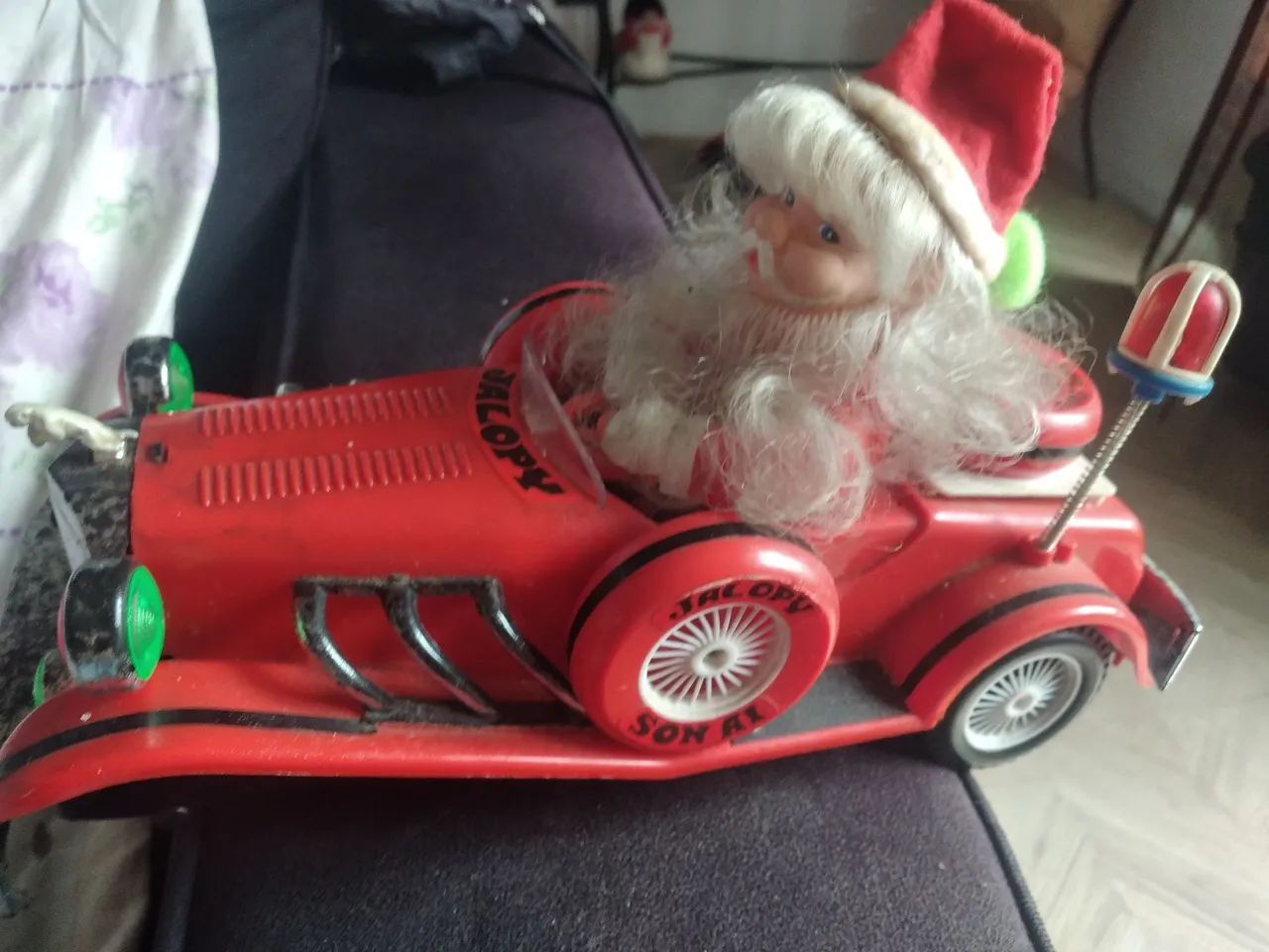 Carrinho retro movido a pilha - Foto 3