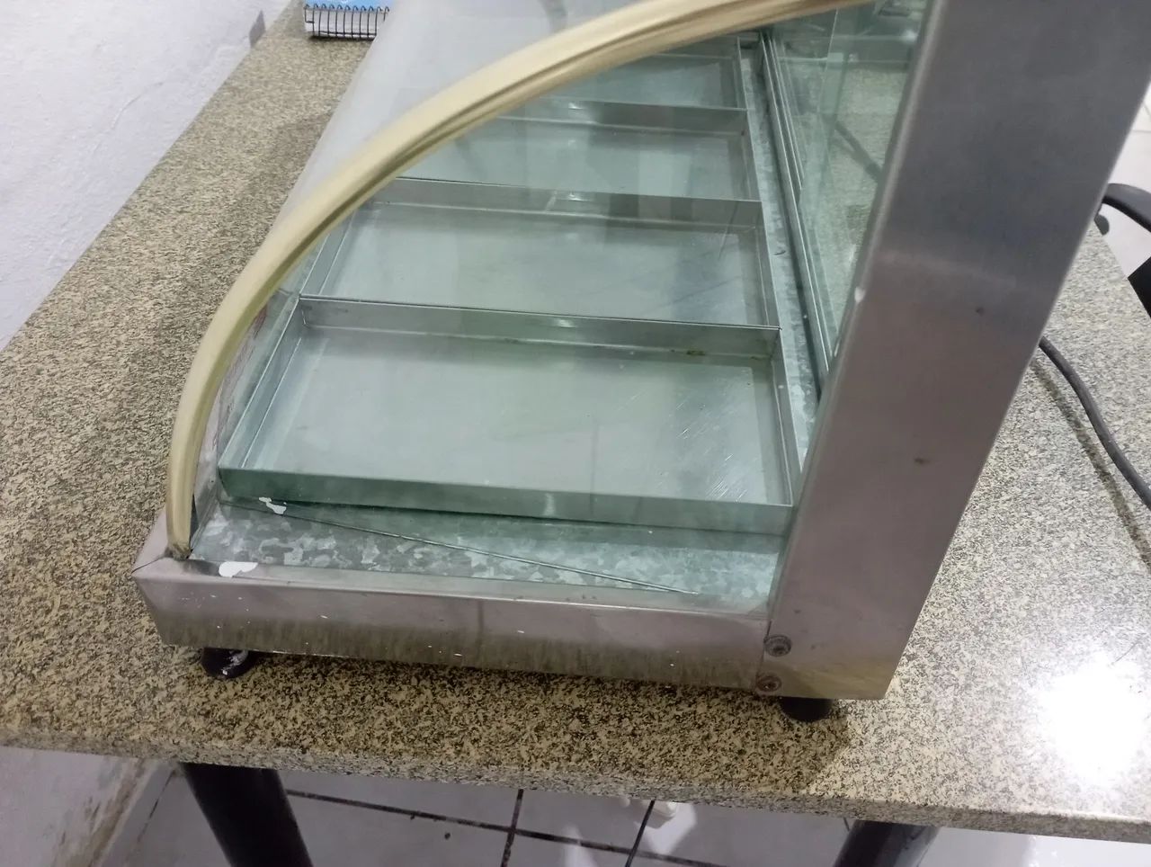 Estufa para salgados com 4 bandejas semi nova - Foto 3