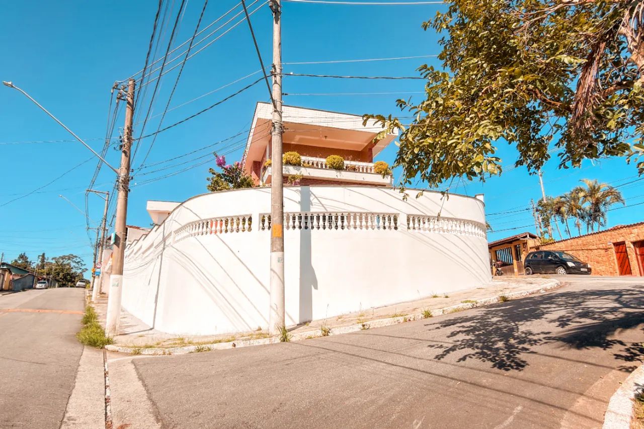 Casa para venda em Suíssa com 4 quartos, 294m² - Foto 2
