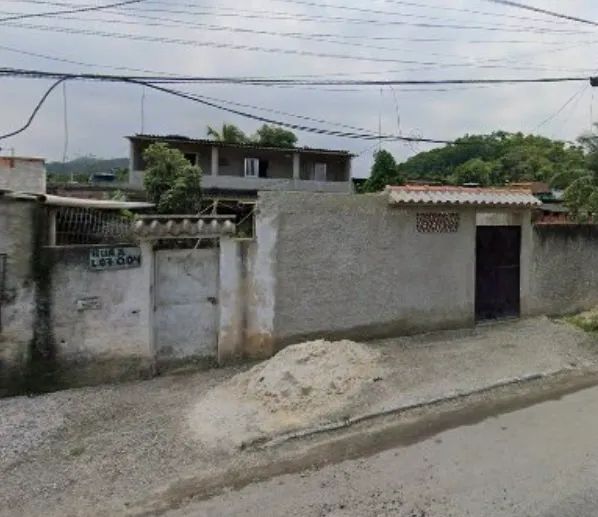 Duas casas em Magé, Rj. 