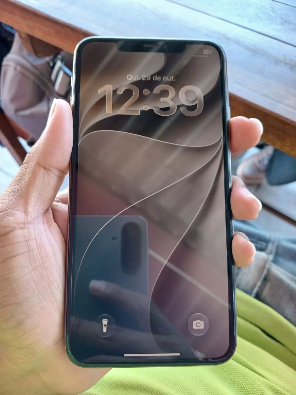 iPhone 11 Pro Max 256 Gigas Dourado - Foto 2