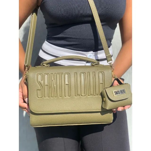 Bolsa Transversal Santa Lolla Em Relevo Premium - Foto 2