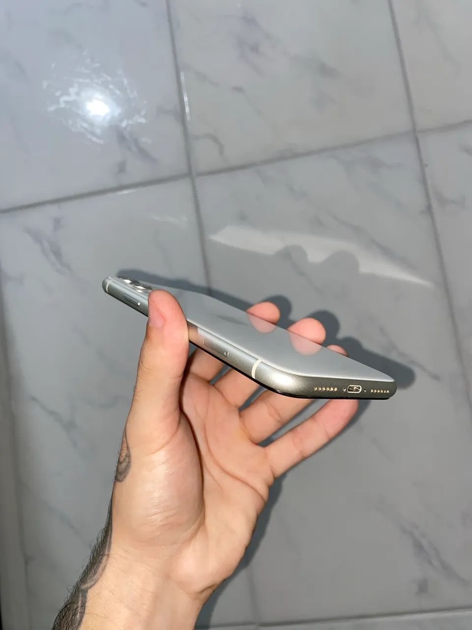 iPhone 11 Branco impecável  - Foto 3