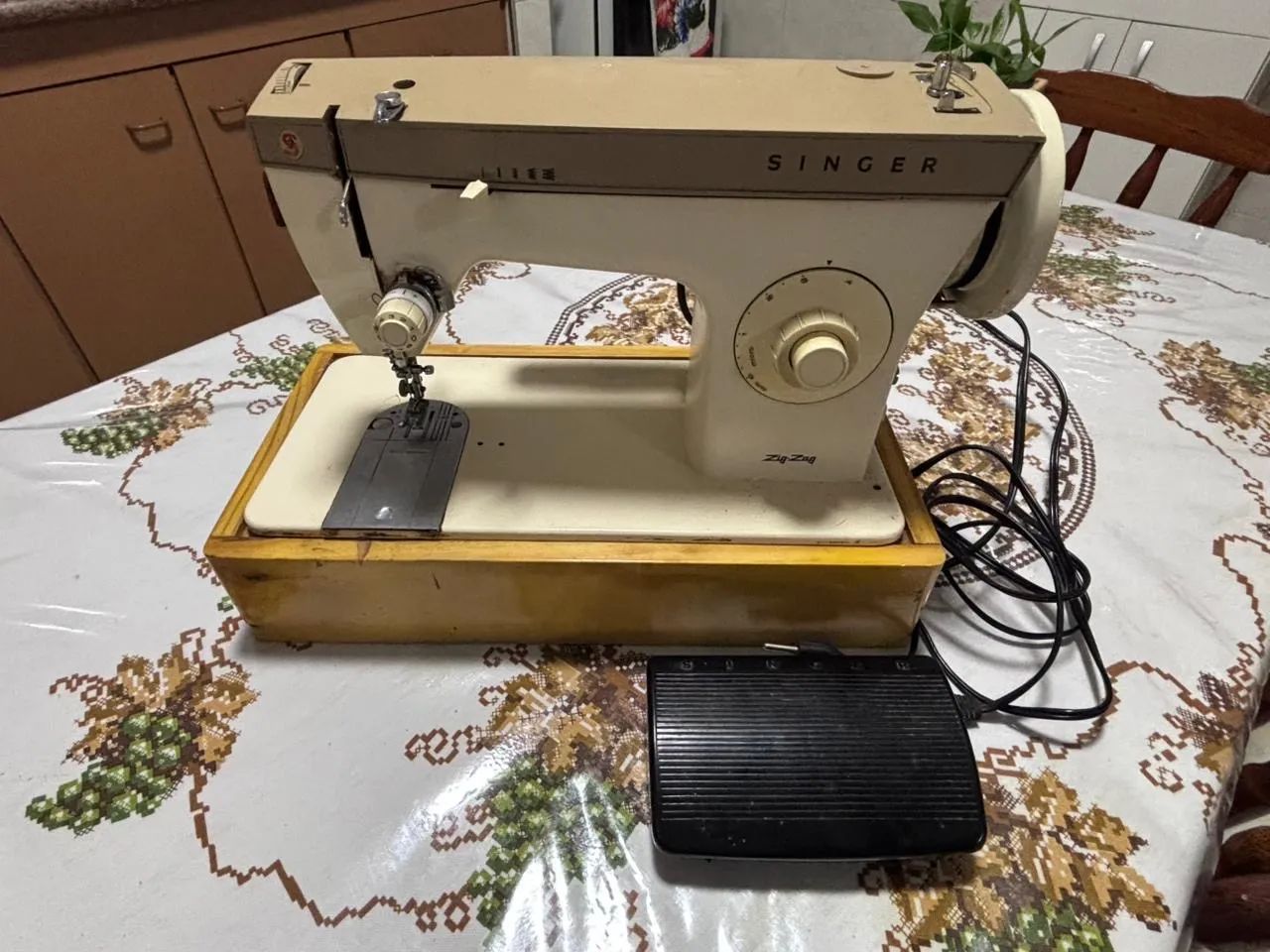 Máquina de costura Singer ZigZag usada - Eletroportáteis Para