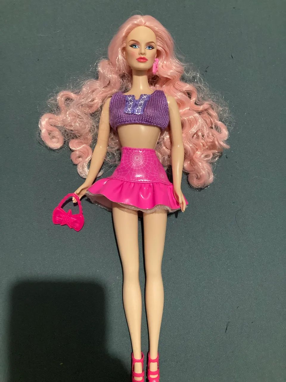 Boneca cabelo rosa 