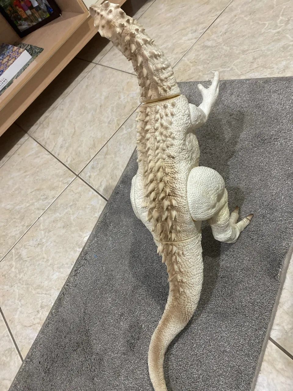 Indominus Rex de braços e pernas articuladas  - Foto 2
