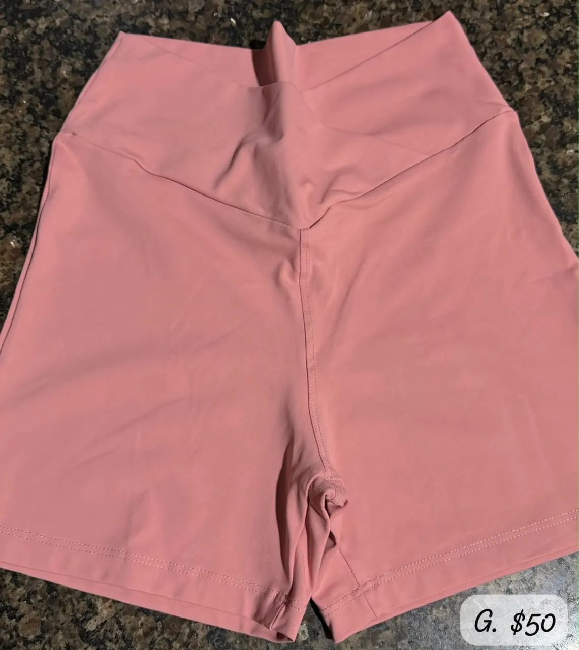 Qual quer shorts por $40 zero transparência 
