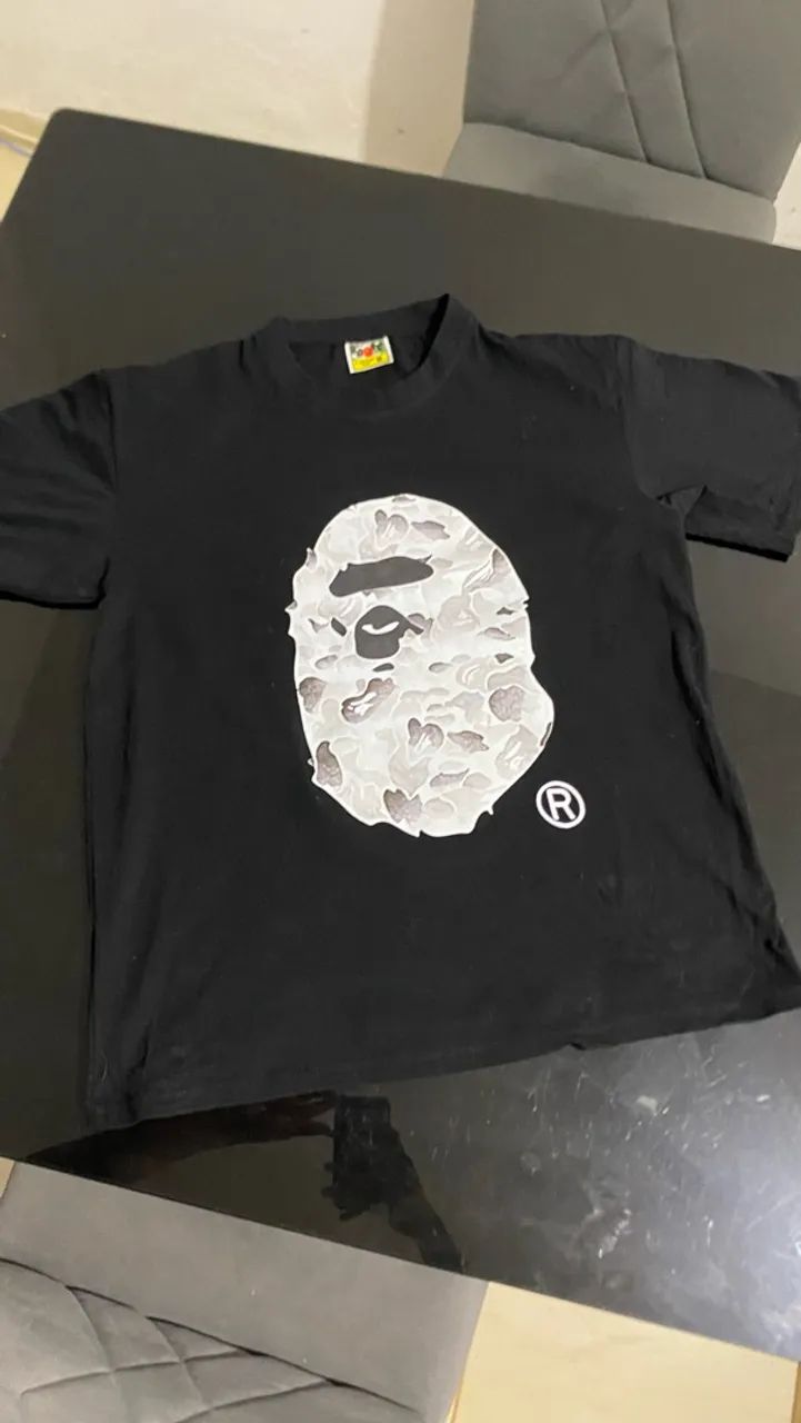 Kit de duas camisas da BAPE