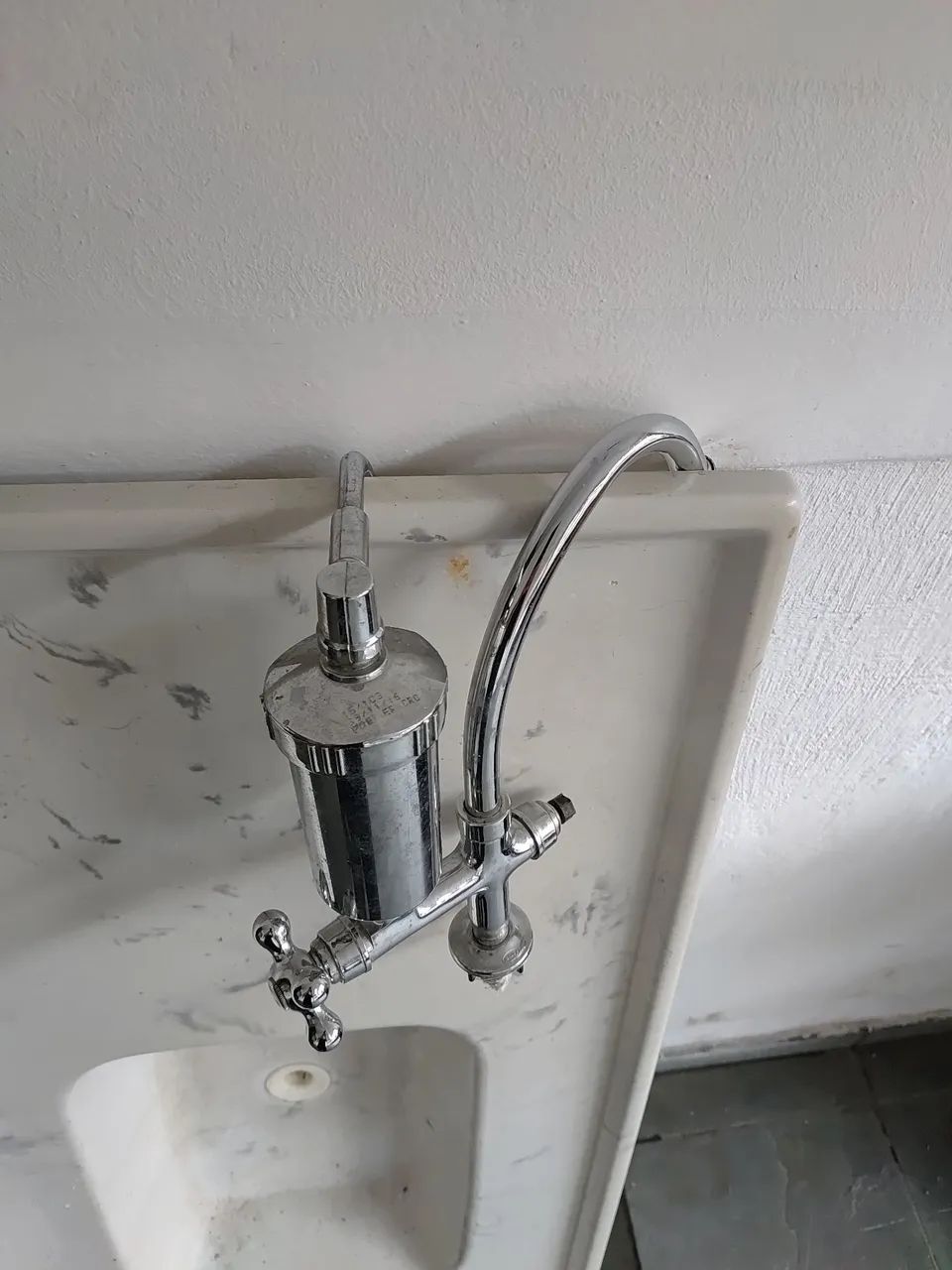 Pia granito sintético 1,50 mts + torneira 