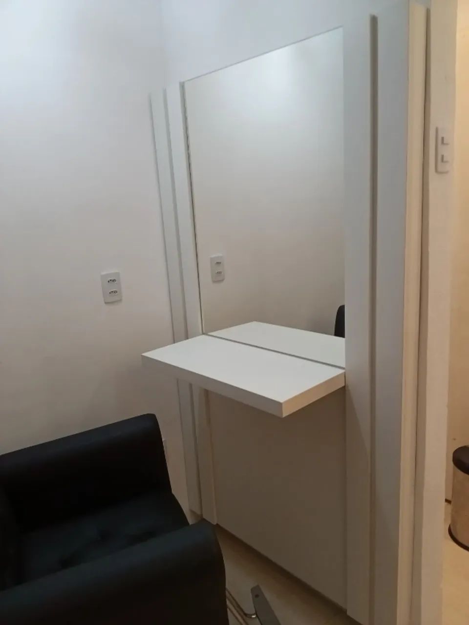 Bancada com espelho para salão 