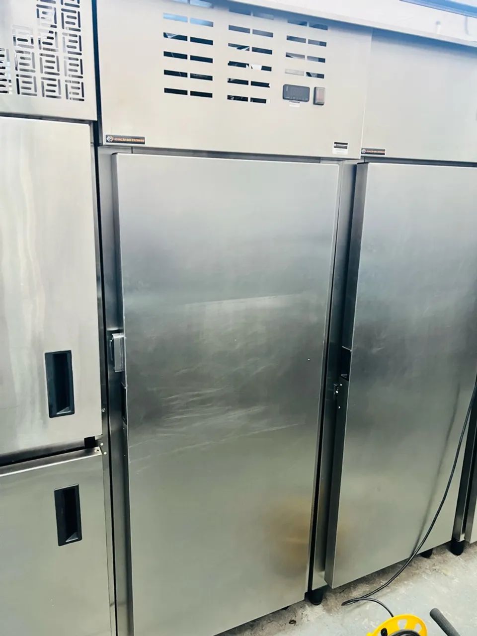 Passtrough Elvi refrigerado vertical - Foto 2