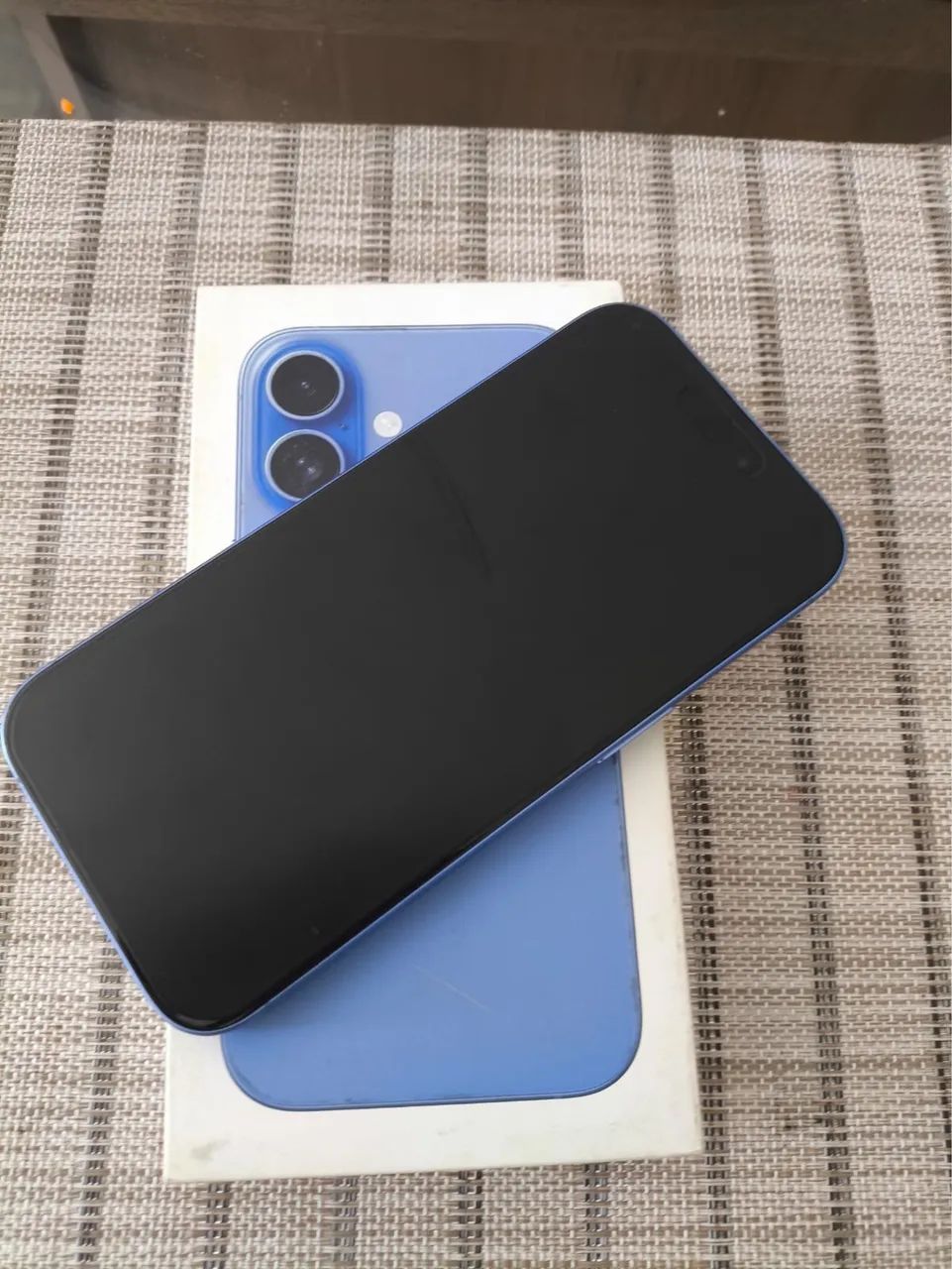 iPhone 16 