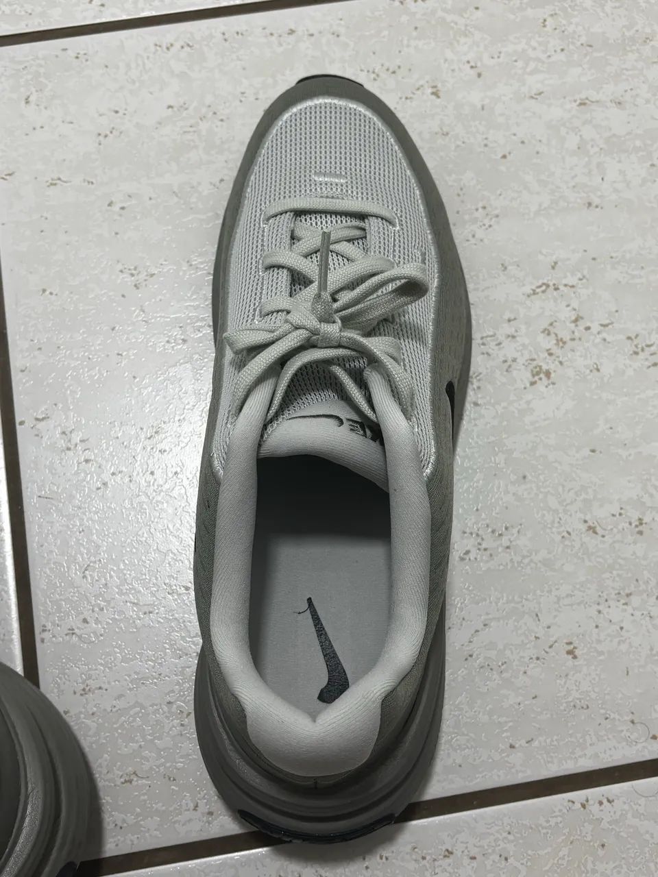 Tênis NIKE UPLIFT SC CINZA - Foto 2
