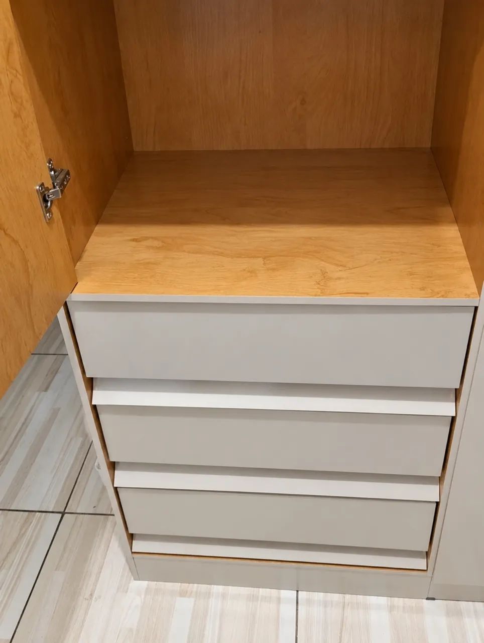 Guarda-Roupa Casal 6 Portas com Espelho e Gavetas - Foto 2