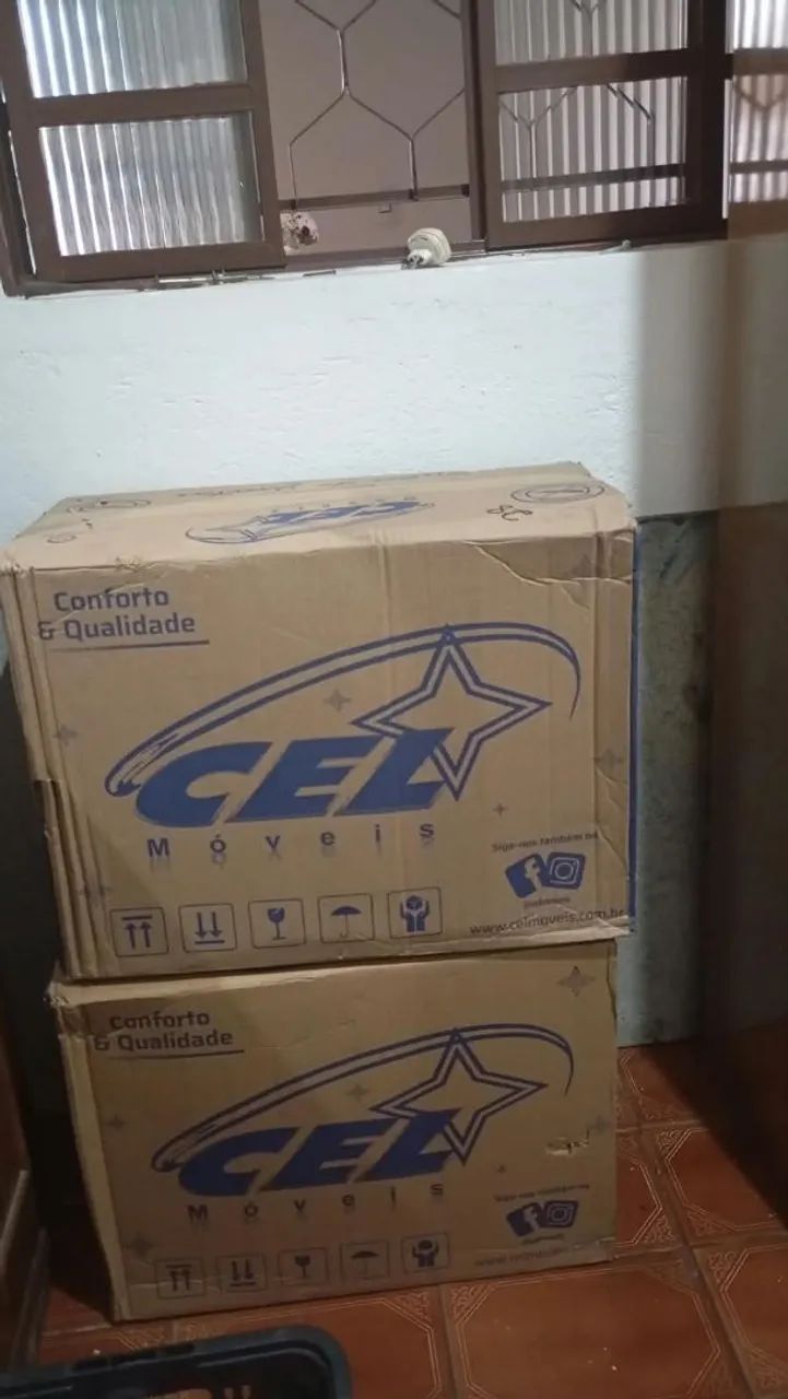 Vendo Cadeiras novas na caixa - Foto 2