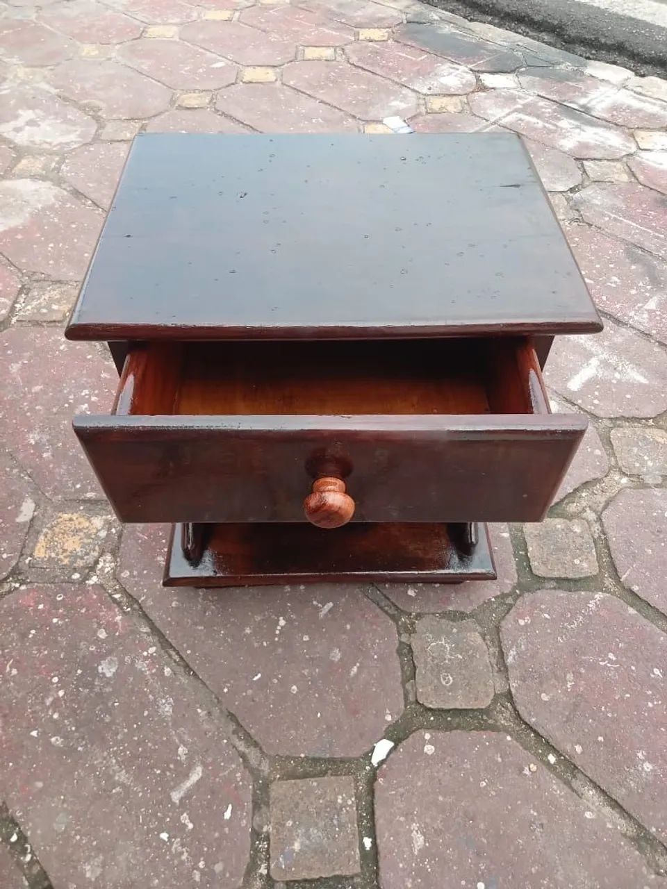 VENDO UM CRIADO MUDO MADEIRA BOA - Foto 4