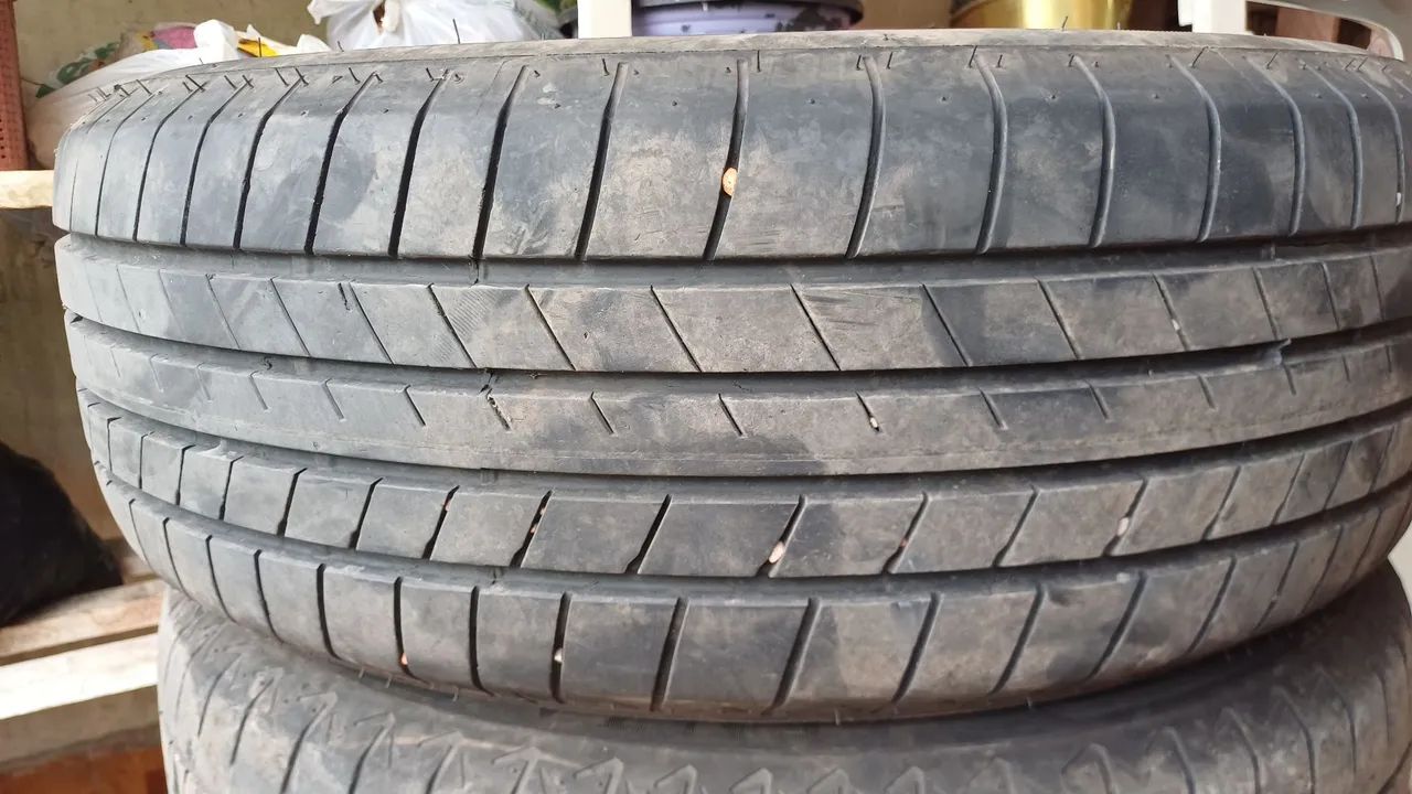 4 Pneus 17/60/215 - Foto 3