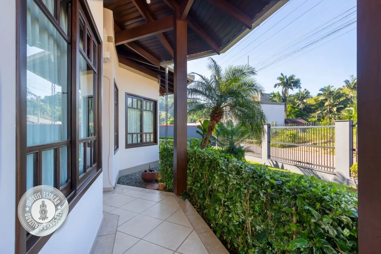 Belíssima casa com 3 dormitórios em Gaspar - Foto 4