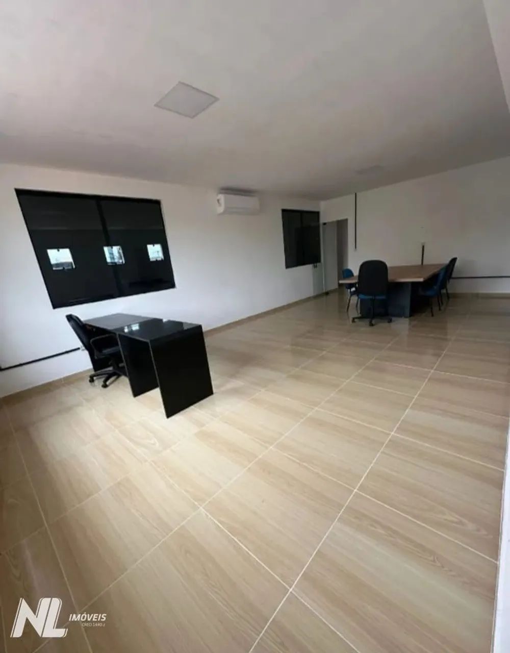 Galpão com salas comerciais em Candelária  400m² - Foto 2