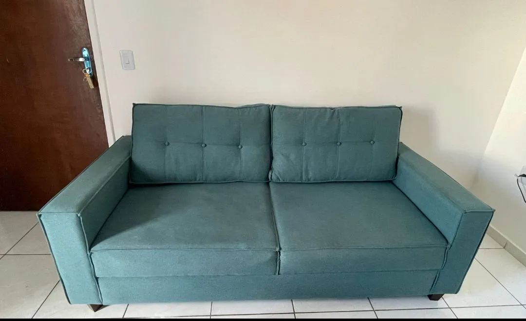 Sofá com 5 meses de uso . 