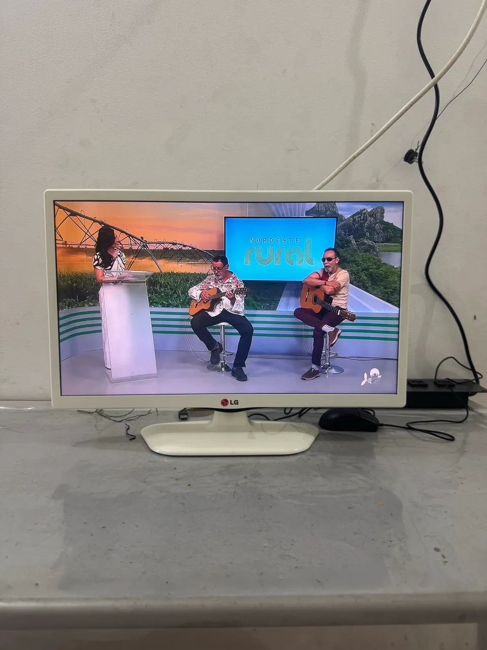Tv digital LG 22 polegadas modelo:22MT450D-WS - Foto 2