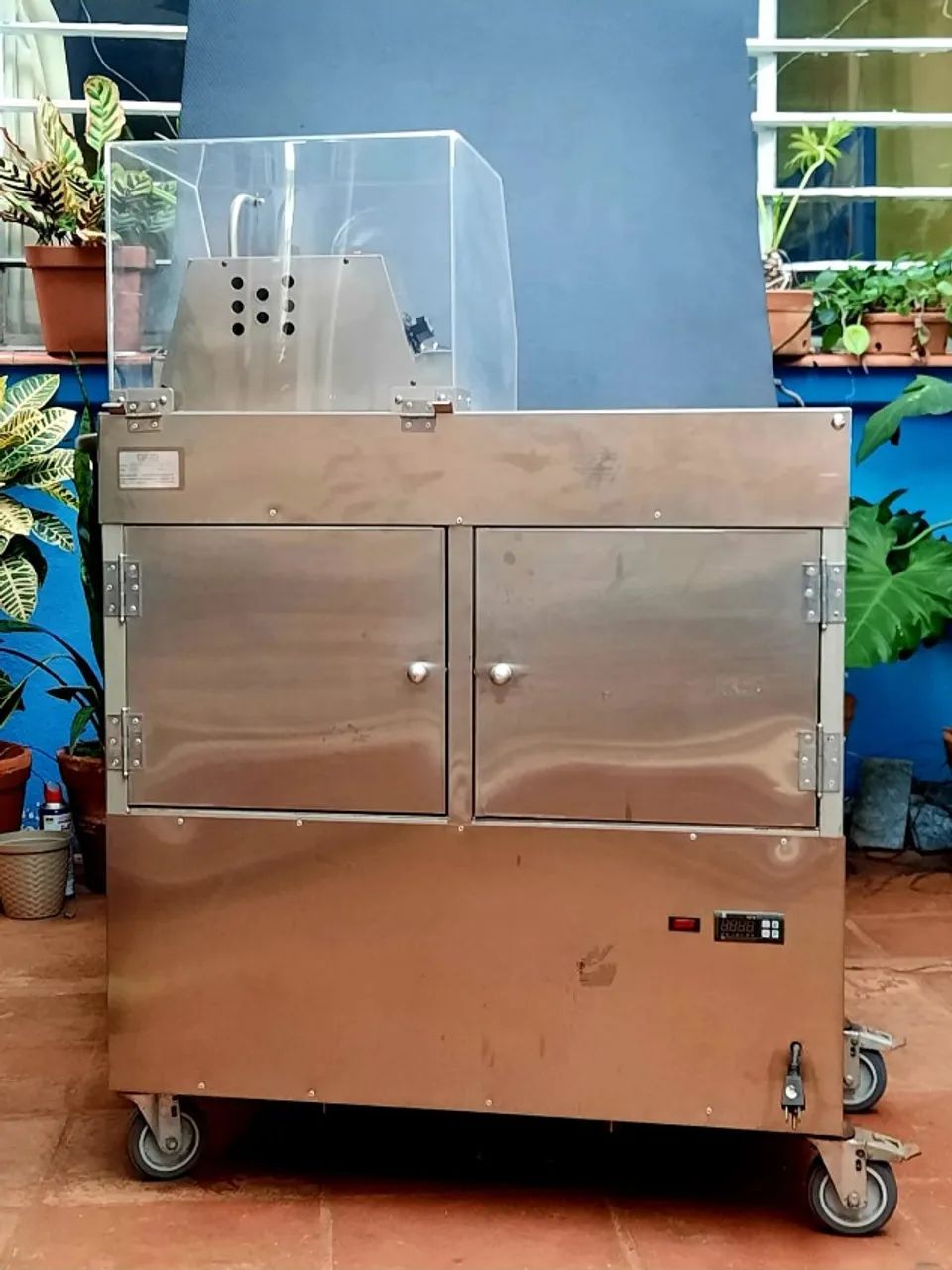 Carrinho para espetinho de frutas com cobertura de chocolate - Foto 5