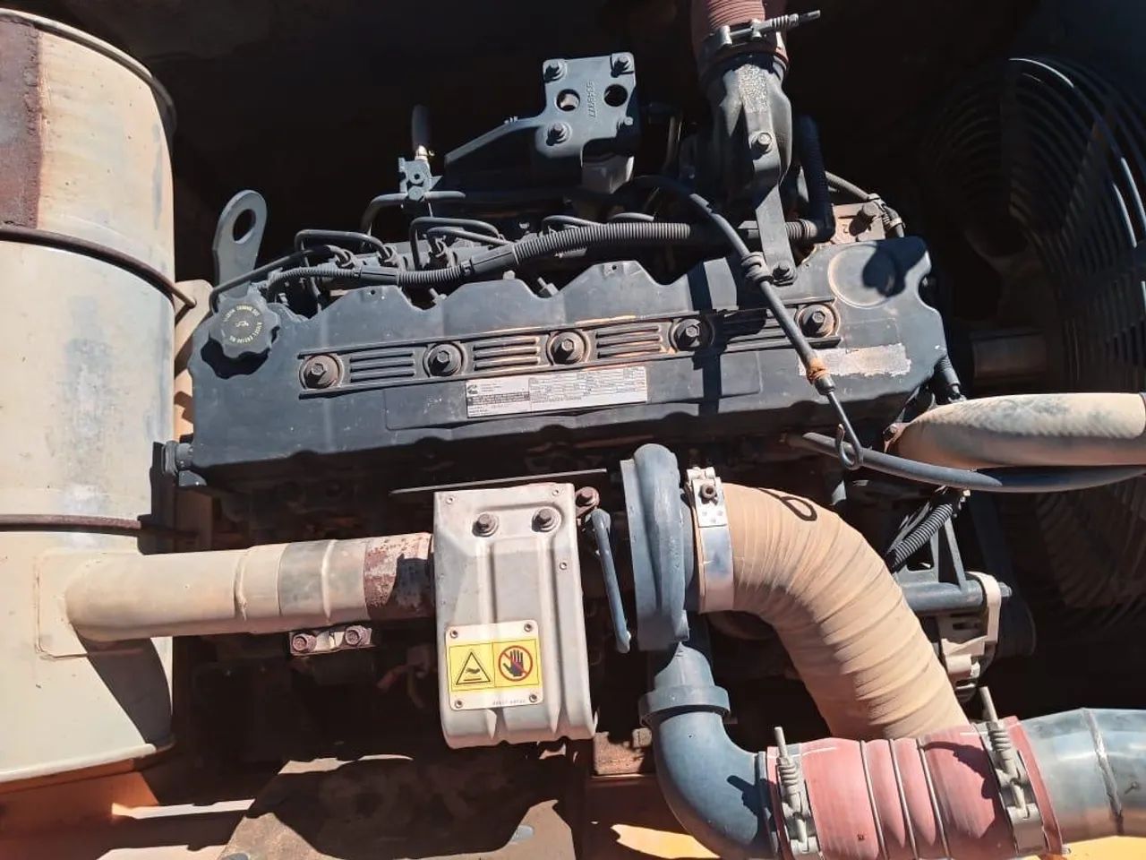 Escavadeira Hyundai r220 não cat 320 Komatsu PC  Sany  financio - Foto 3