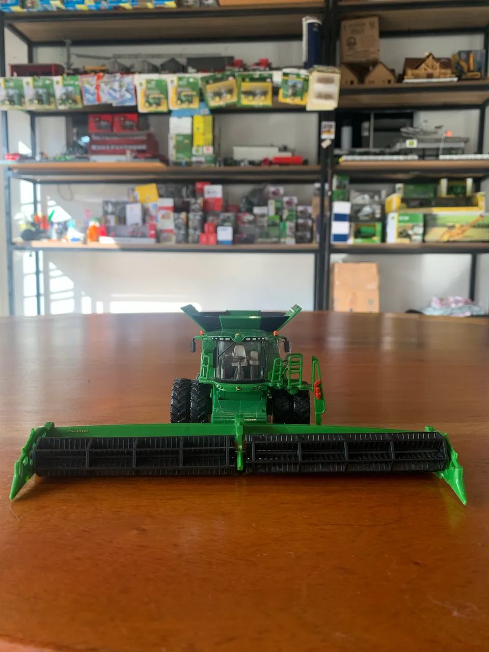 Miniatura colheitadeira John Deere S690 Authentics - Foto 5