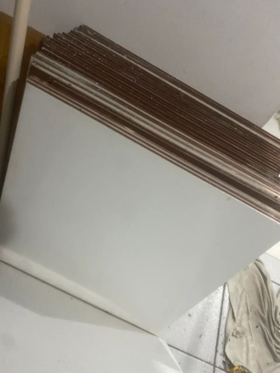 FOR SALE: 32 polished porcelain floor tiles, 45x45 cm