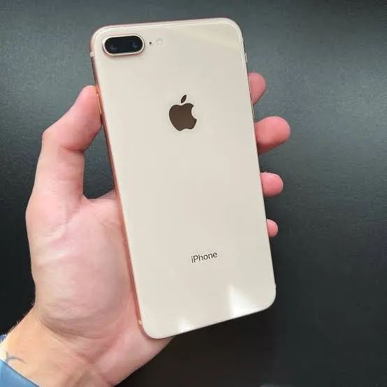 iPhone 8 Plus 