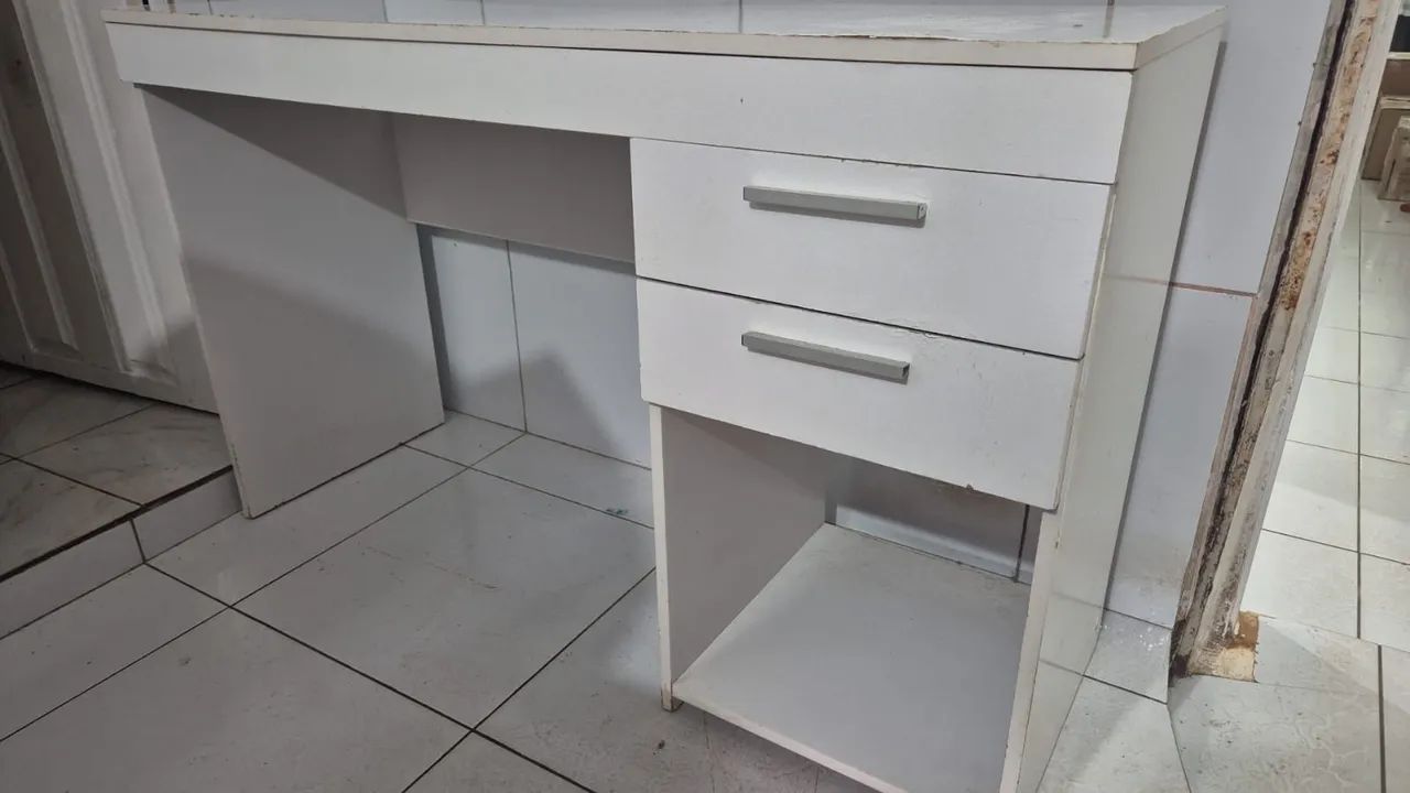 Escrivaninha branca  - Foto 3
