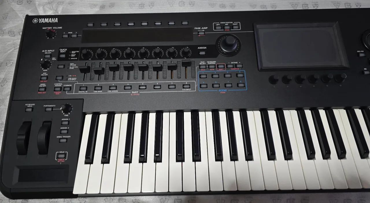Teclado Yamaha Montage M6 zero