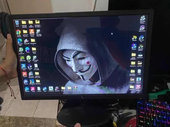 monitor415076806076682241