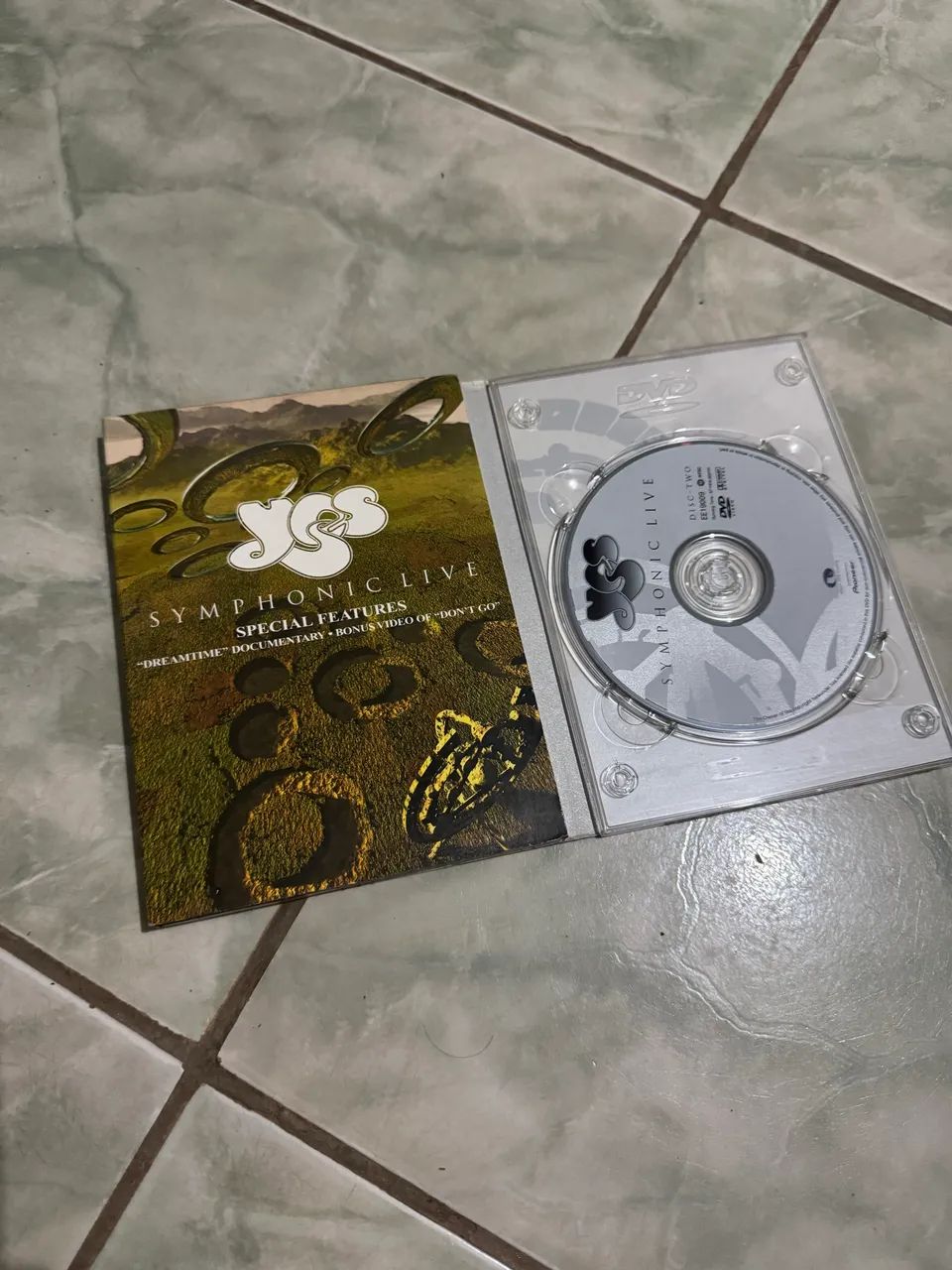 DVD duplo yes symphonic live special features 