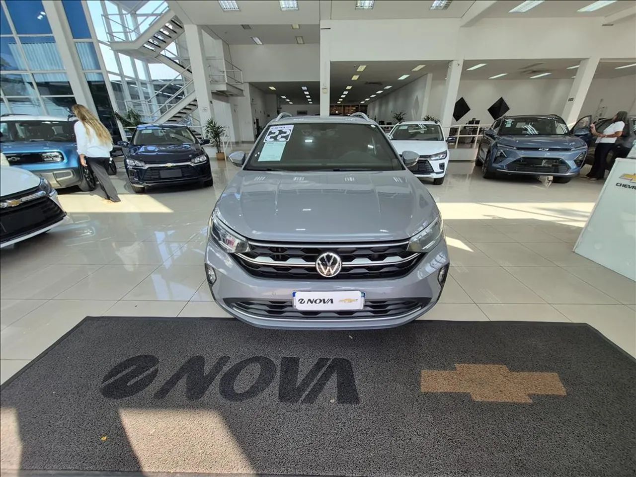 Volkswagen Nivus Highline 1.0 200 TSI Flex Aut., foto 2 de 18