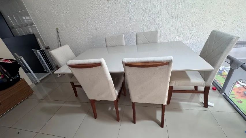 Mesa de jantar retangular com 1.80m e 6 cadeiras  - Foto 3