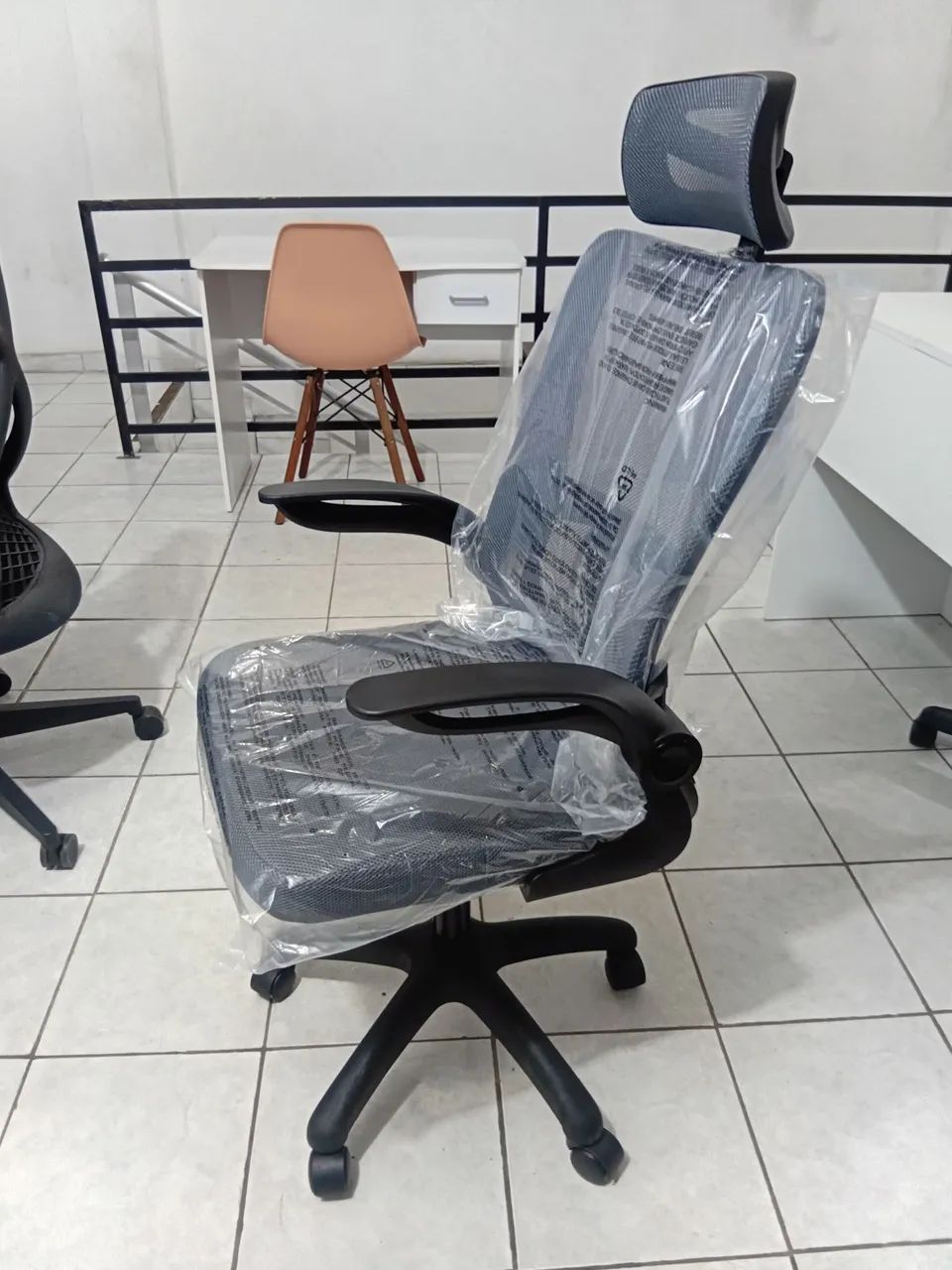 Cadeira giratória de tela mesh  - Foto 2