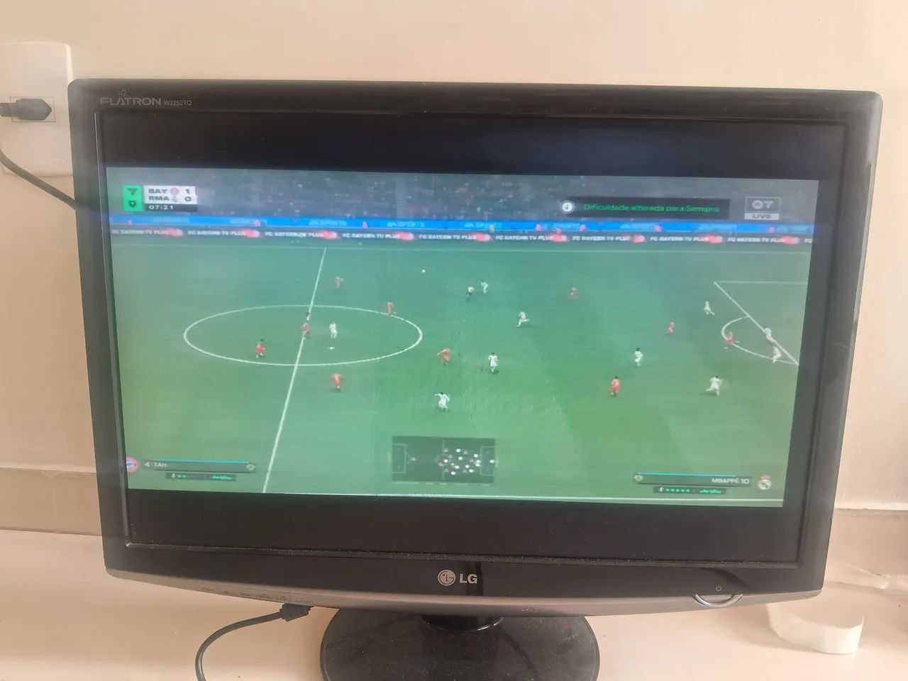 Monitor de LCD com tela widescreen de 22"