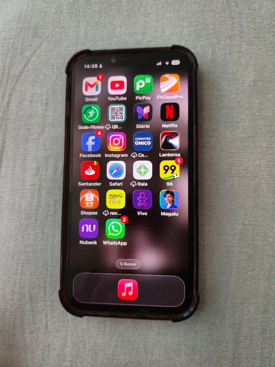 Vendo iPhone 14 novíssimo. 