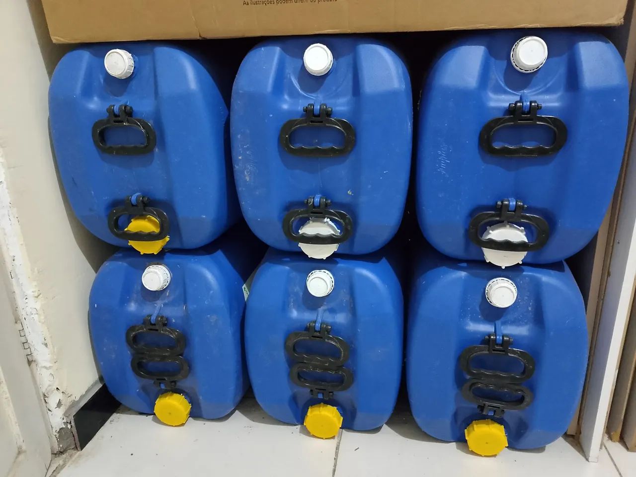 Tenho 14 vasos de 60L para vender 