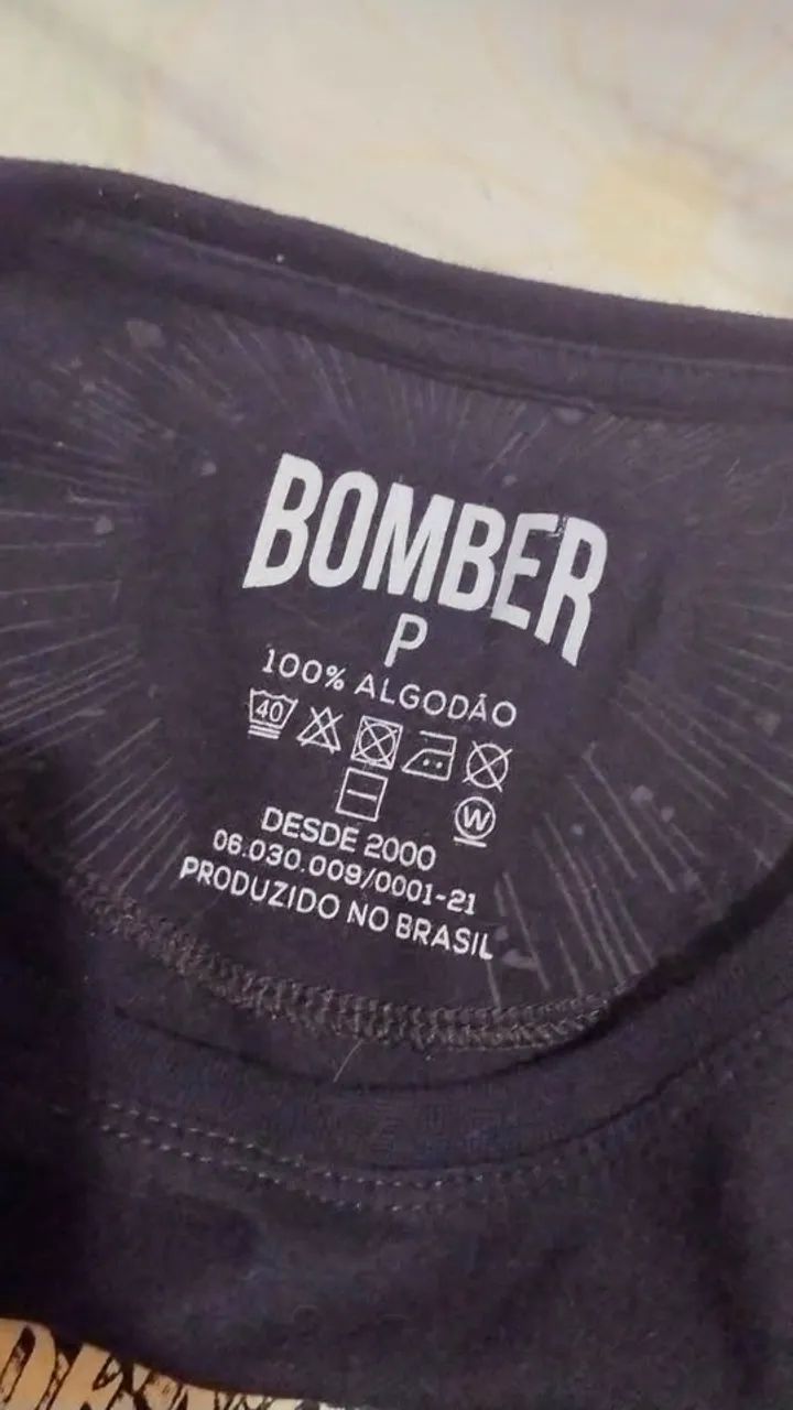Camiseta preta (p) Marca BOMBER - Foto 2