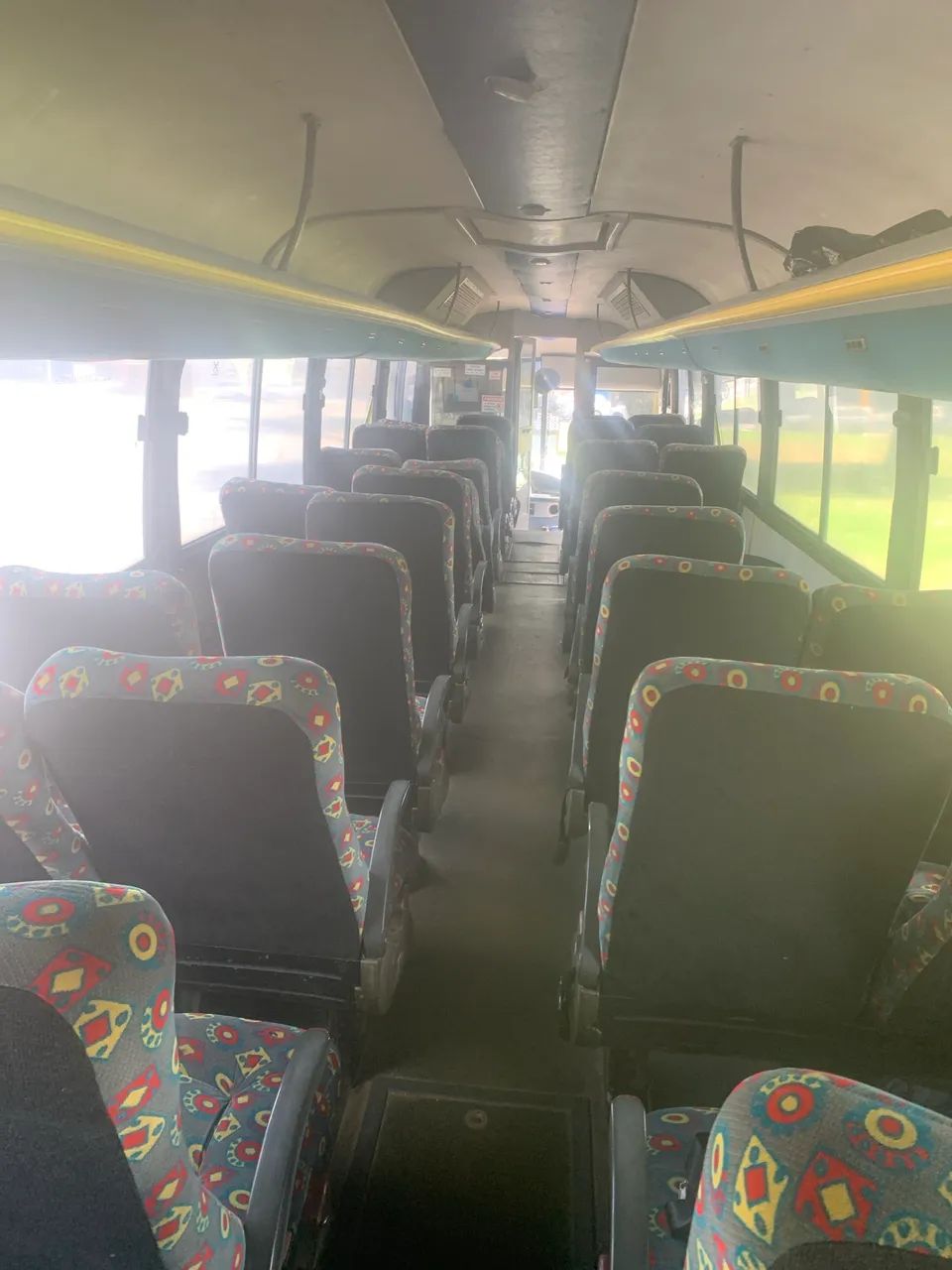 Vendo ônibus Irizar 2002 com contrato em Salvador  - Foto 2