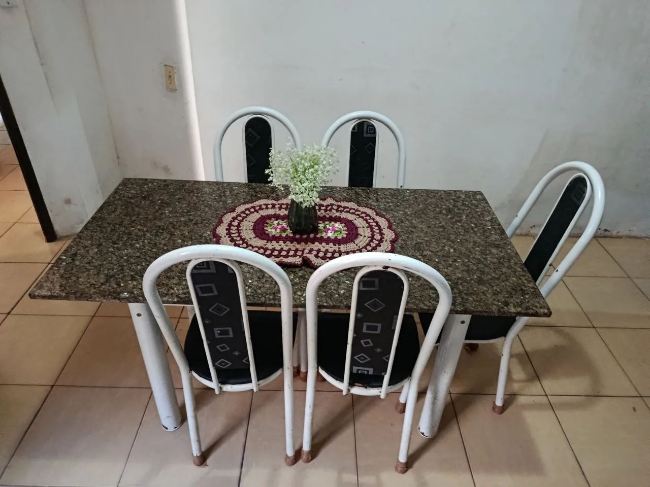 Conjuntos de mesas/cadeiras