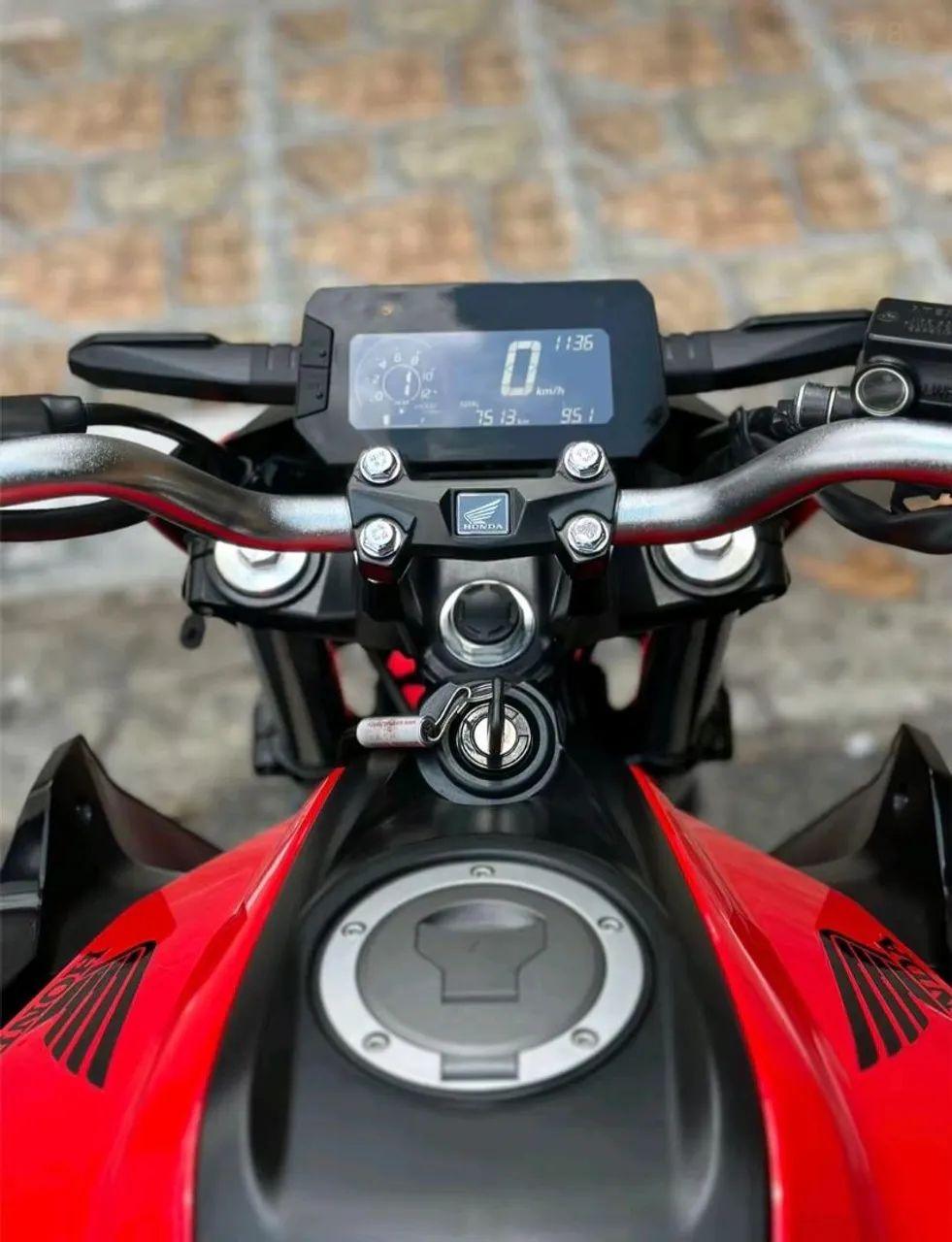 HONDA CB 300f 2024 - Foto 4