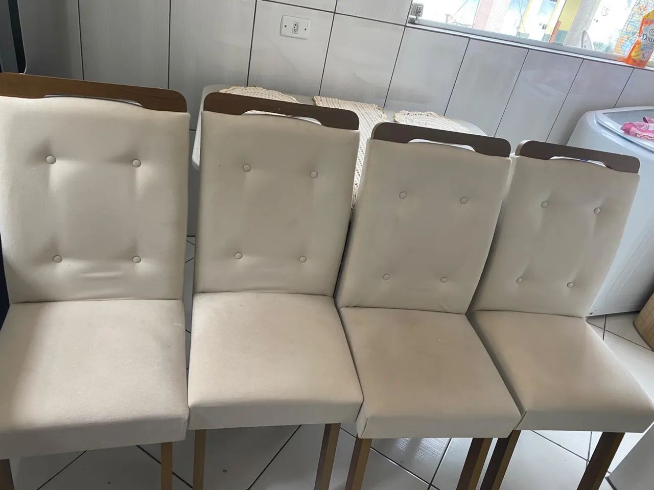 Mesa de jantar tampo de vidro e 4 cadeiras - Foto 2