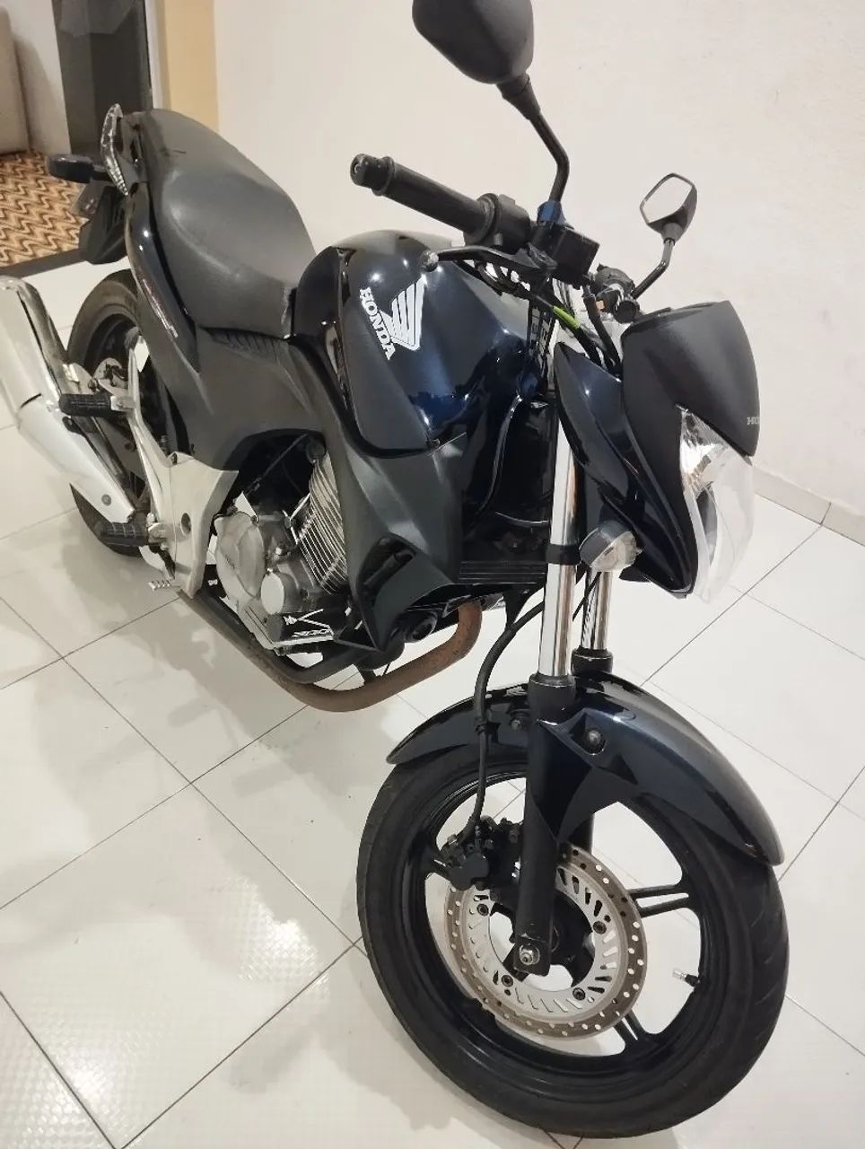 Honda CB300R 2011/2012 - Conservada (vendo/troco)