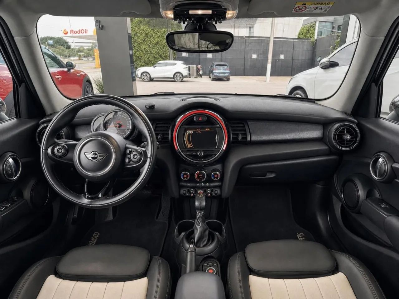 MINI Cooper 1.5 Turbo 12V 3p Aut., foto 9 de 17