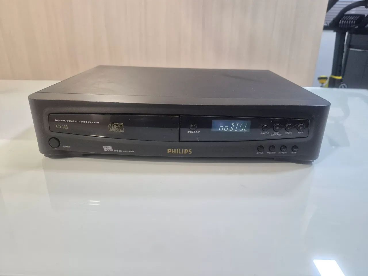 CD Player Philips CD163 (Para Conserto / Retirada de Peças) - Foto 2